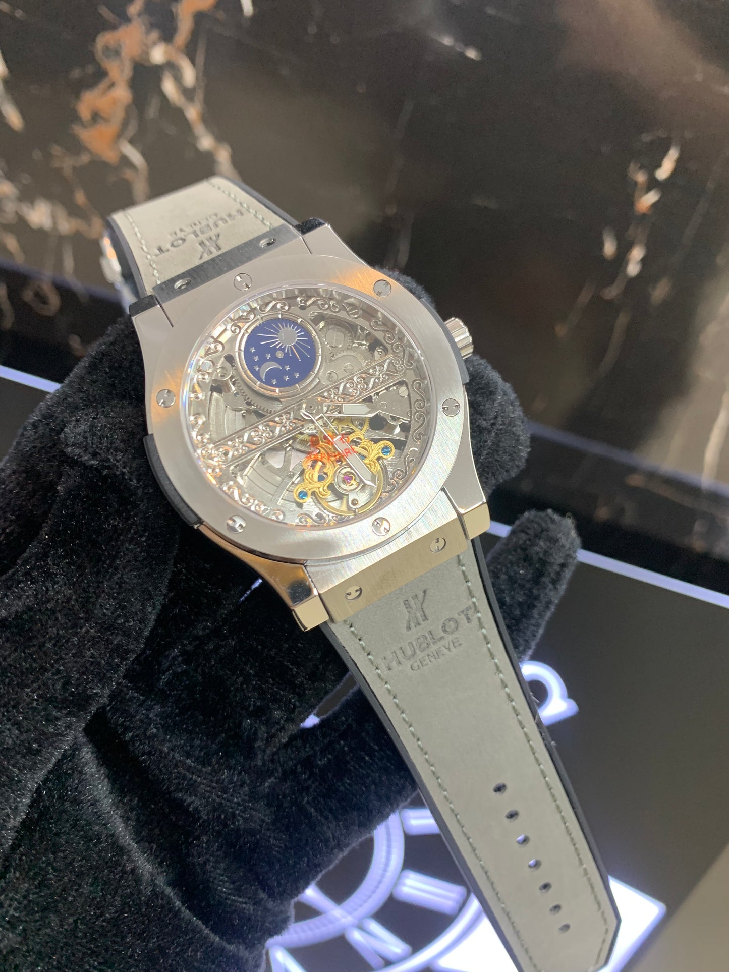 Hublot Pendulum Leather Automatic 42mm