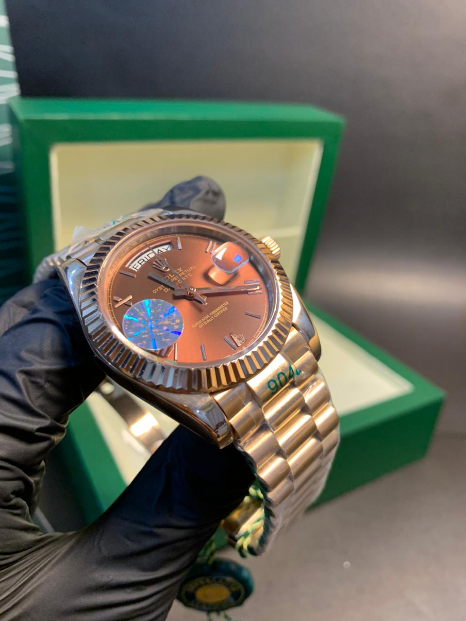 Rolex Day-Date 40mm – Rose Gold Presidential Bracelet, Brown Roman Dial