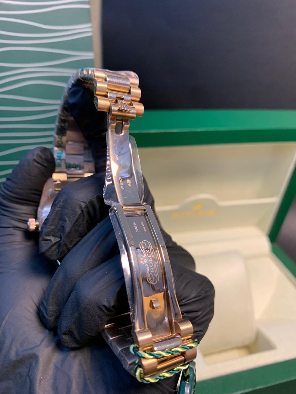 Rolex Day-Date 40mm – Rose Gold Presidential Bracelet, Brown Roman Dial