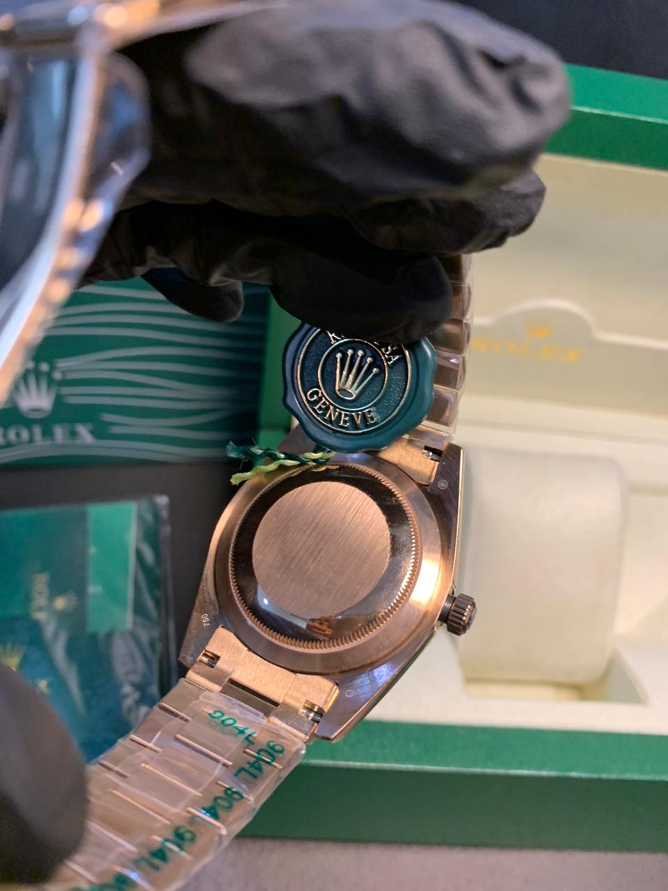 Rolex Day-Date 40mm – Rose Gold Presidential Bracelet, Brown Roman Dial