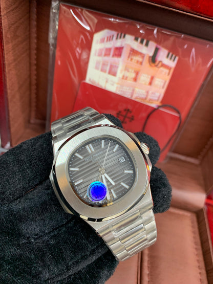 Patek Philippe Nautilus 41mm Automatic Iconic Luxury Redefined