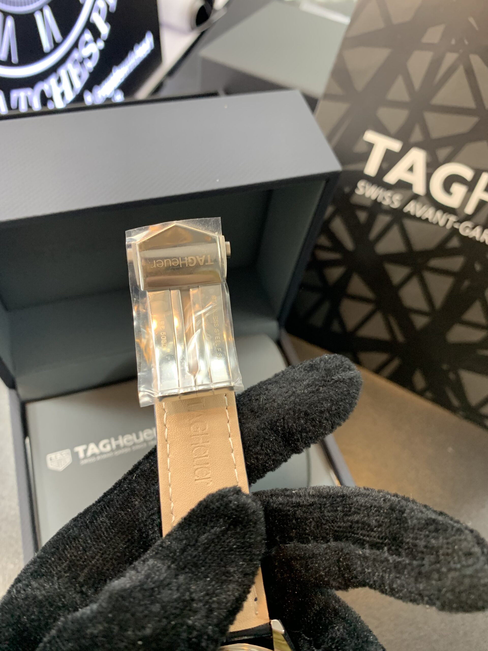 TAG HEUER CARRERA CALIBRE 5 BLUE LEATHER STRAP BLUE DIAL AUTOMATIC WATCH FOR GENTS