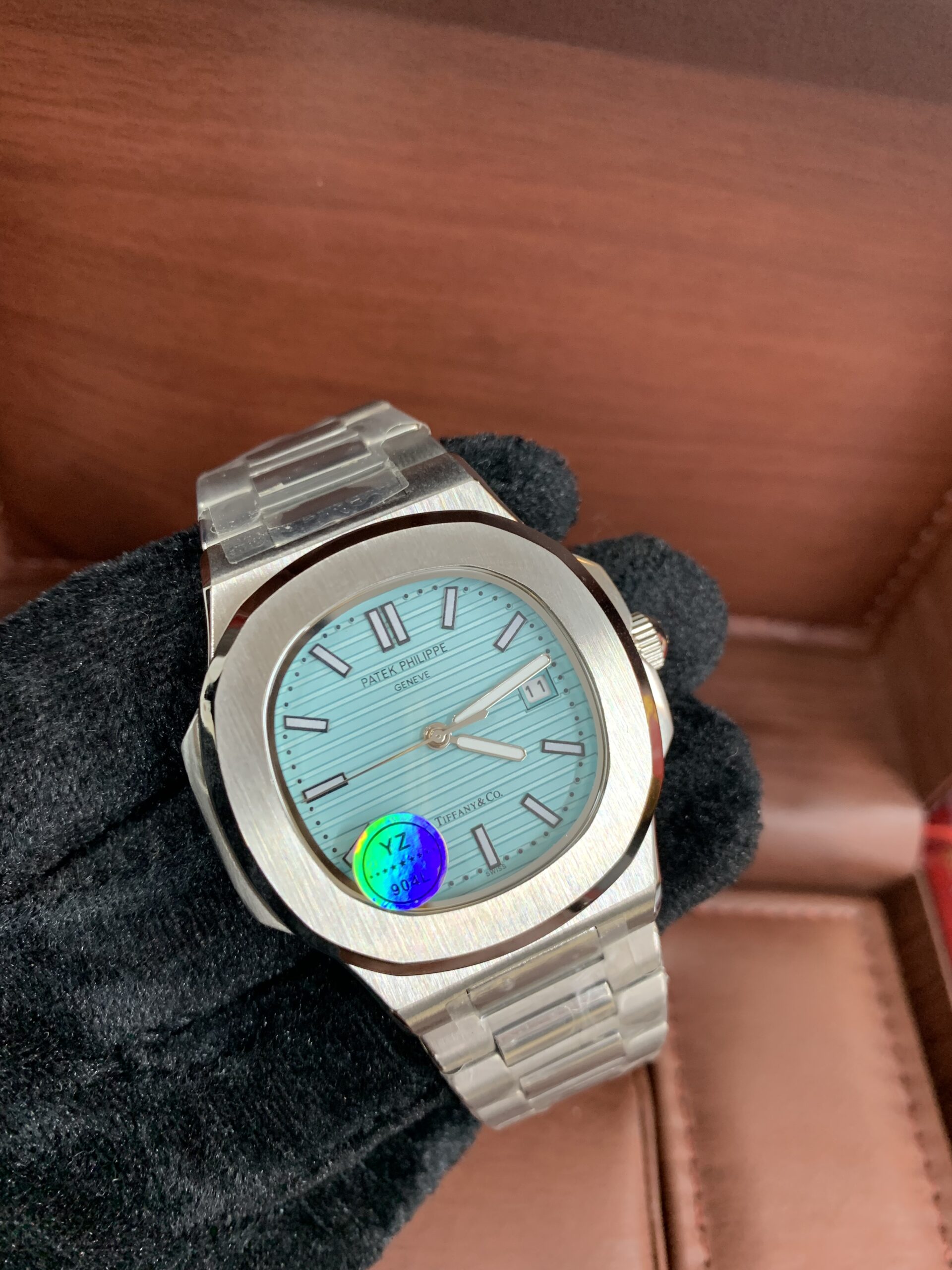 C7621C3C-C35D-4544-A055-B42E970B4C8C